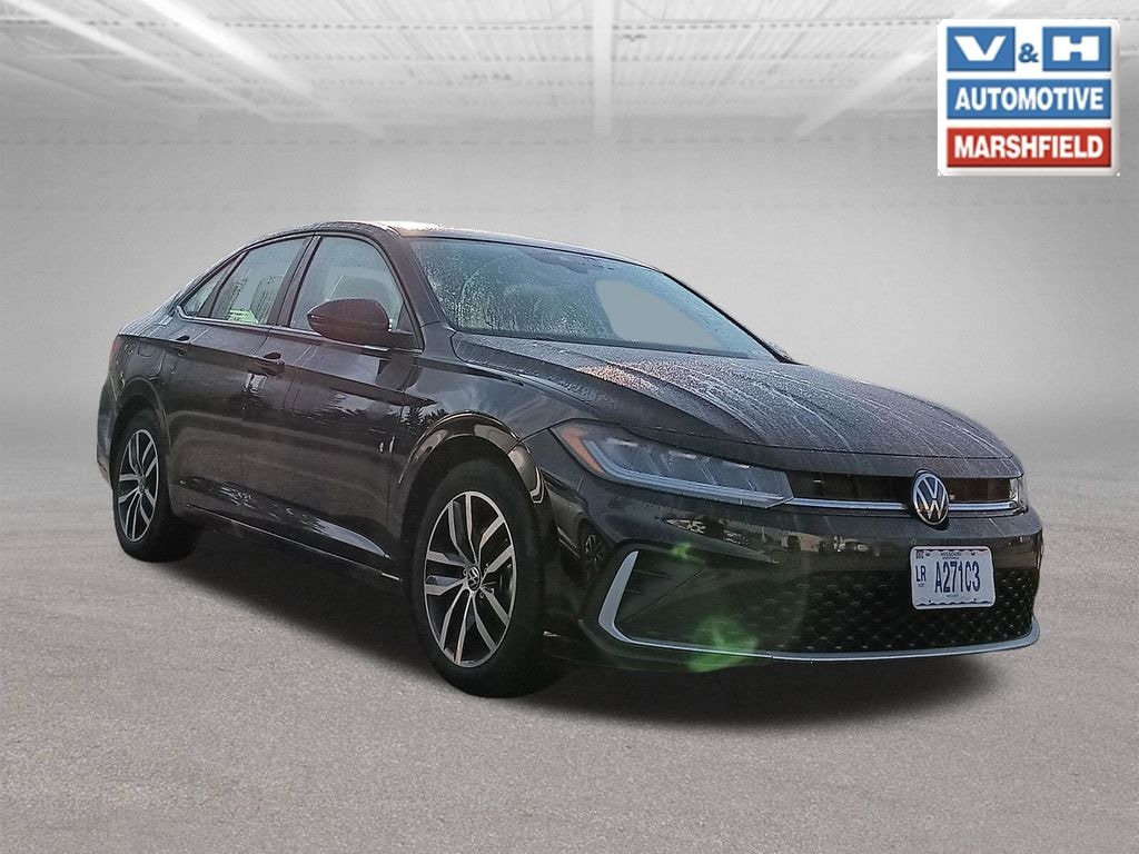 Used 2025 Volkswagen Jetta 1.5T SE Sedan