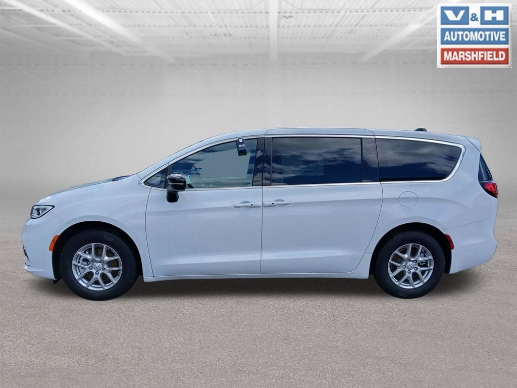 New 2026 Chrysler Pacifica SELECT Passenger Van