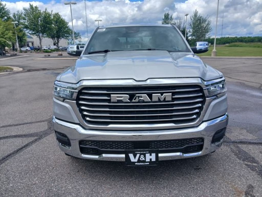 New 2026 Ram 1500 LARAMIE CREW CAB 4X4 5'7 BOX Pickup