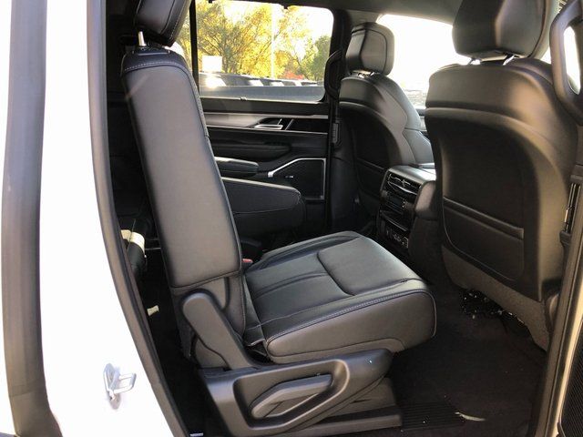 2025 Jeep Wagoneer Series II - Photo 16