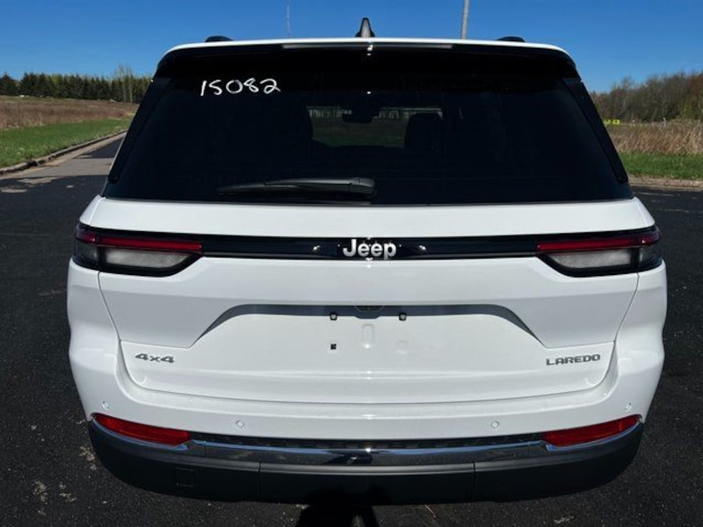 New 2025 Jeep Grand Cherokee LAREDO X 4X4 Sport Utility