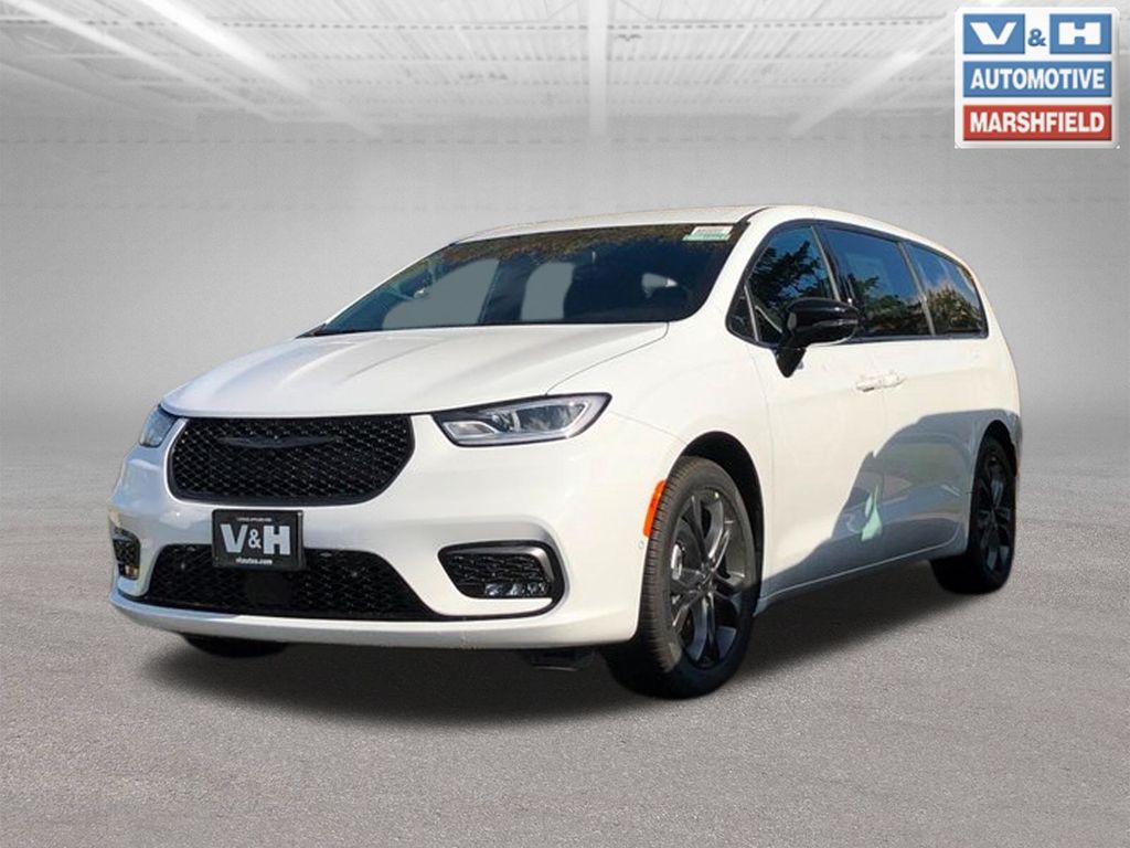 2026 Chrysler Pacifica Passenger Van 