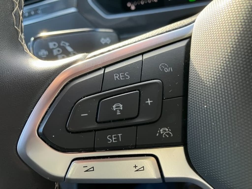 Used 2022 Volkswagen Tiguan 2.0T SE SUV