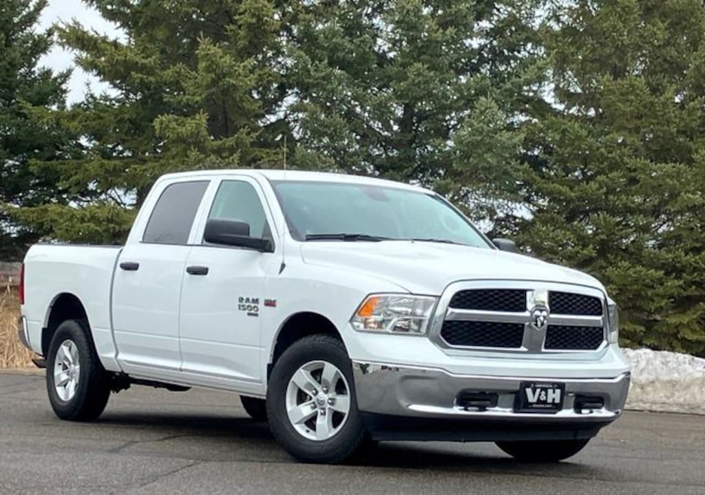 Used 2022 Ram 1500 Classic SLT Truck