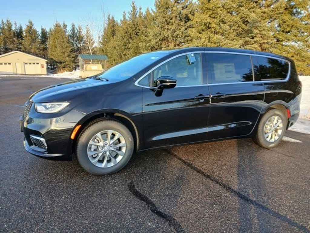 New 2026 Chrysler Pacifica SELECT AWD Passenger Van