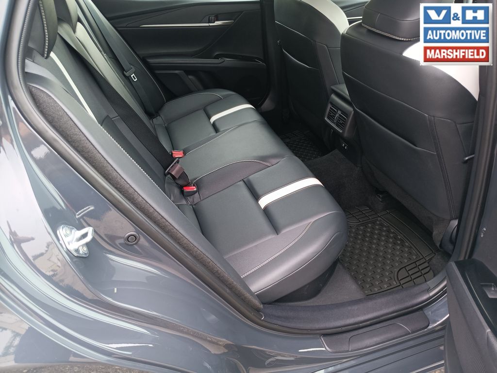 2025 Toyota Camry SE - Photo 20
