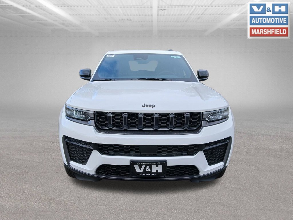 New 2027 Jeep Grand Cherokee 2 Row LAREDO 4X4 Sport Utility