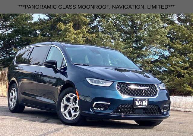 2024 Chrysler Pacifica Limited's photo