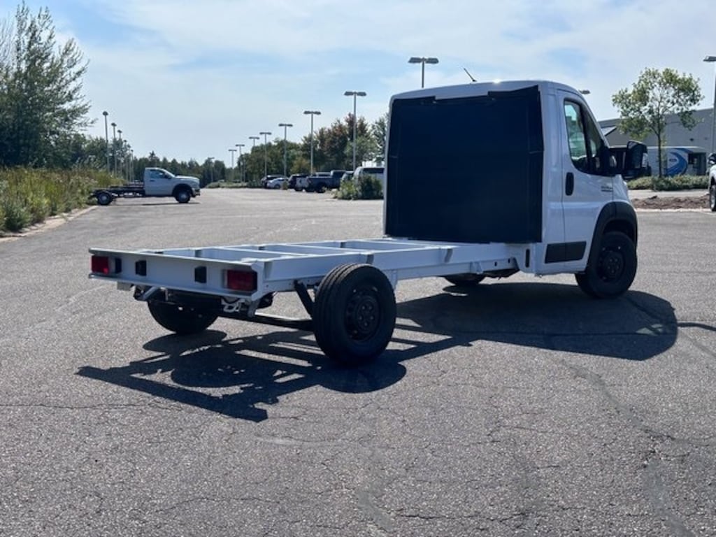 New 2024 Ram ProMaster PROMASTER 3500 SLT CUTAWAY 159' WB / 104' CA Cab/Chassis
