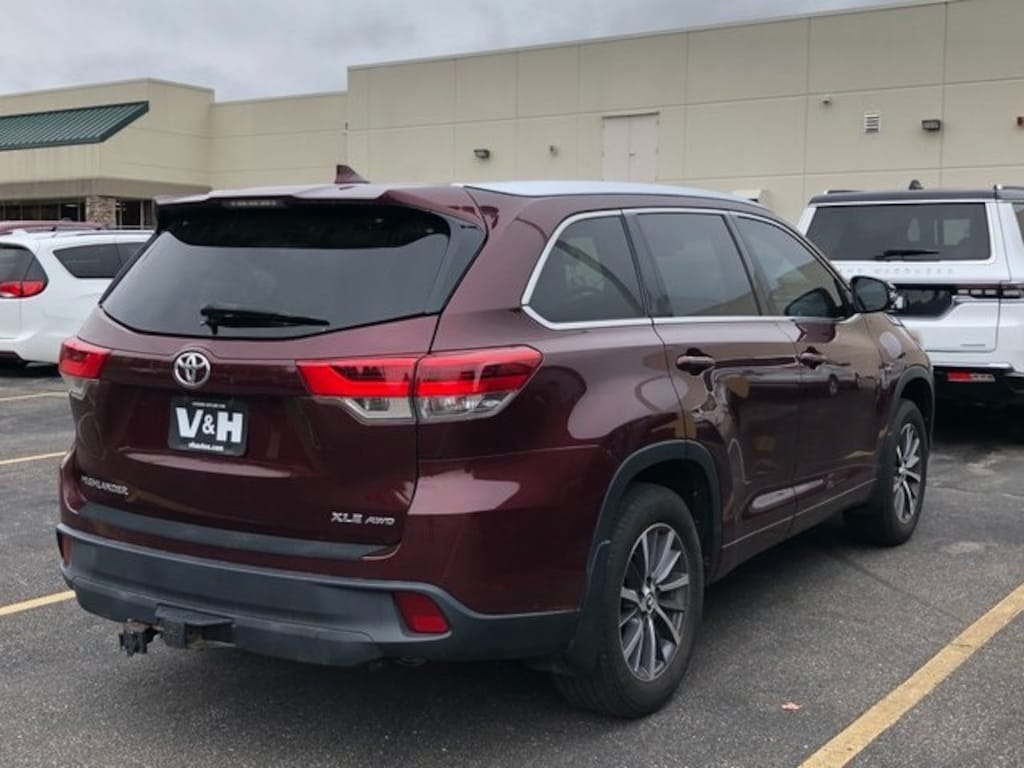 Used 2017 Toyota Highlander XLE SUV