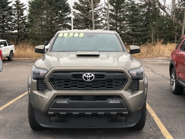 2025 Toyota Tacoma TRD Sport photo 4