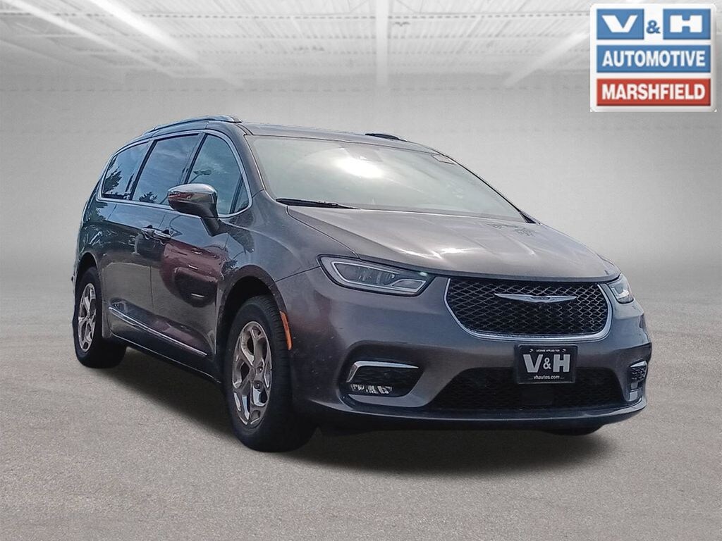 Used 2021 Chrysler Pacifica Limited Minivan/Van