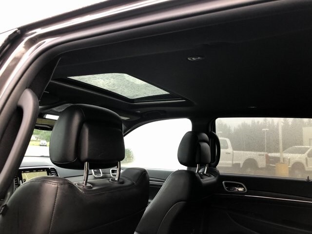 2021 Jeep Grand Cherokee Limited photo 2