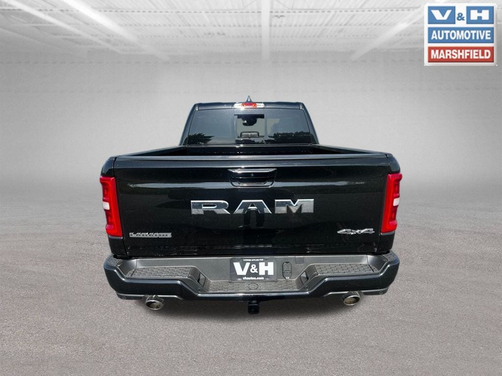 New 2025 Ram 1500 LARAMIE CREW CAB 4X4 5'7 BOX Pickup