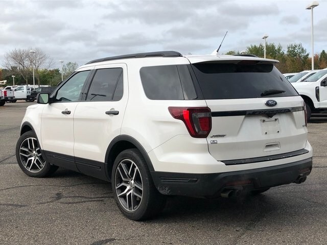 2018 Ford Explorer Sport photo 4
