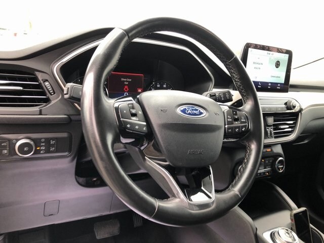 2021 Ford Escape SEL photo 4