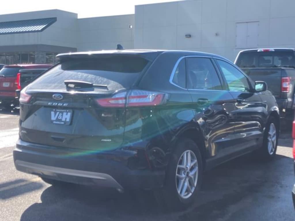 Used 2024 Ford Edge SEL SUV
