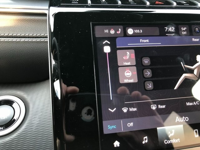 2024 Jeep Grand Cherokee Altitude photo 2