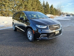 2026 Chrysler Pacifica SELECT AWD Passenger Van