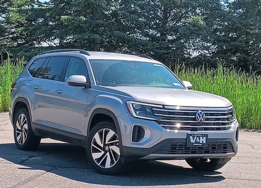 Used 2025 Volkswagen Atlas 2.0T SE w/Technology SUV