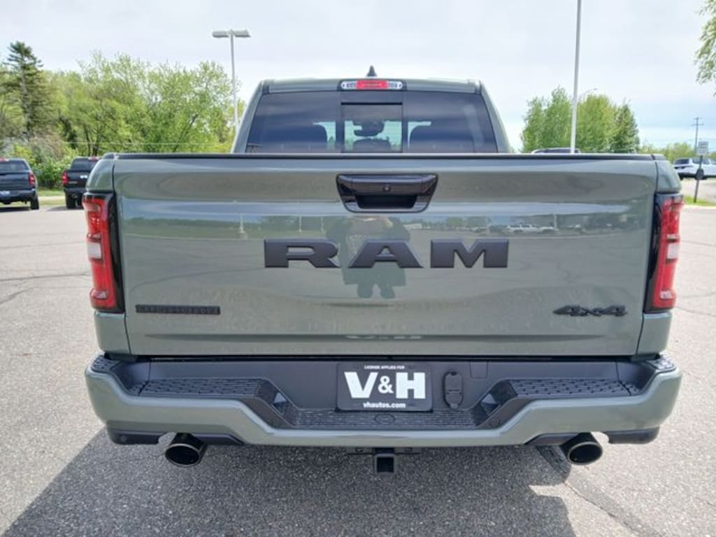New 2026 Ram 1500 BIG HORN CREW CAB 4X4 5'7 BOX Pickup