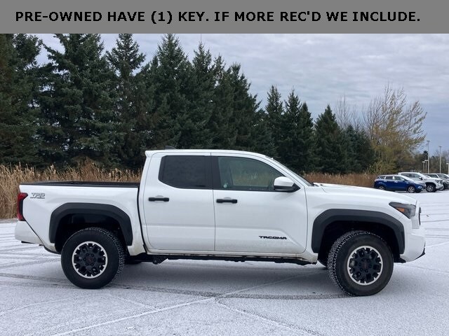2024 Toyota Tacoma TRD Off-Road photo 2