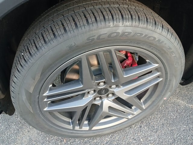 2026 Ford Explorer ST-Line photo 4