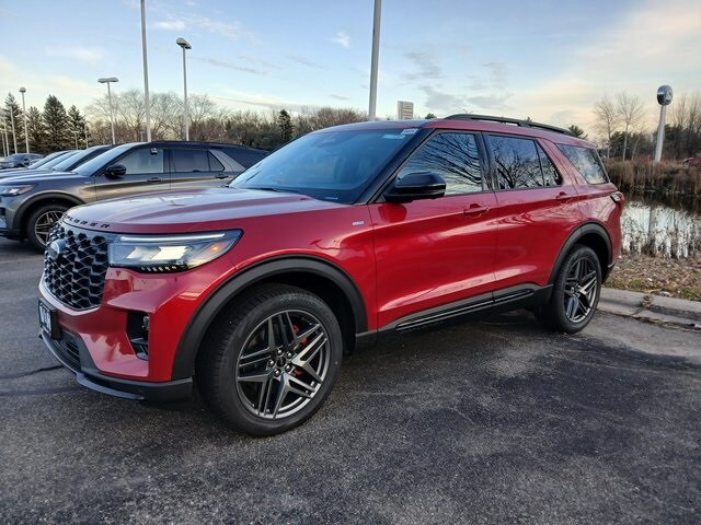 2026 Ford Explorer ST-Line photo 3