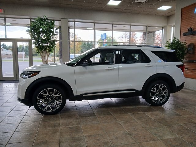 2025 Ford Explorer Platinum photo 3