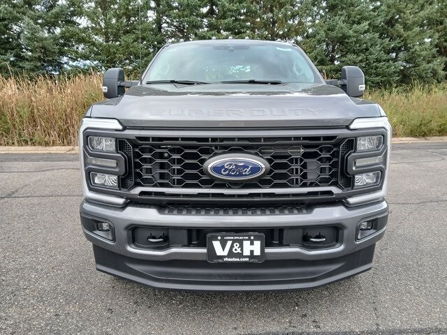 2026 Ford F-250 photo 2
