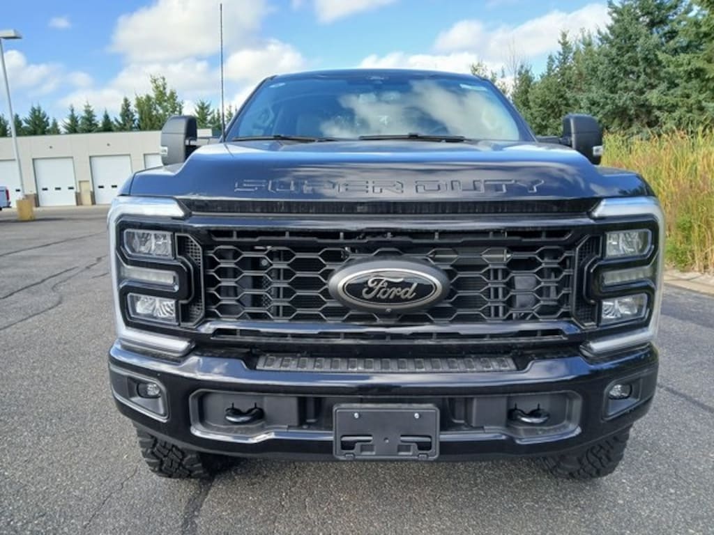 New 2025 Ford F-250SD XLT Truck