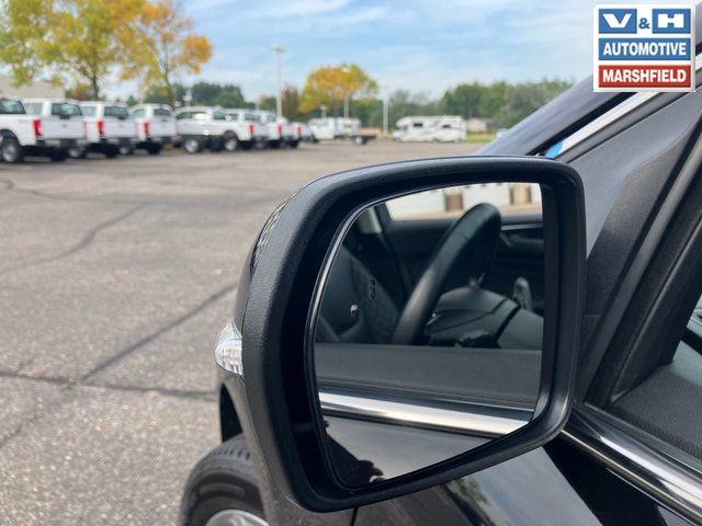 2024 Ford Edge Titanium - Photo 20