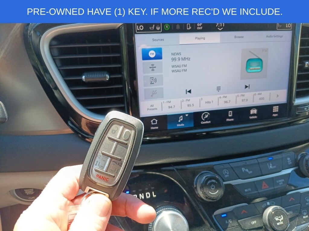 Used 2024 Chrysler Pacifica Touring L Minivan/Van