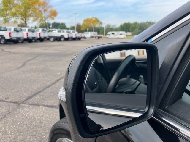2024 Ford Edge Titanium - Photo 20