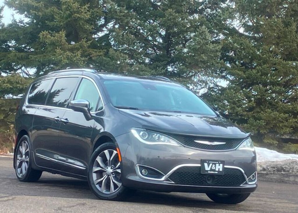 Used 2019 Chrysler Pacifica Limited Minivan/Van