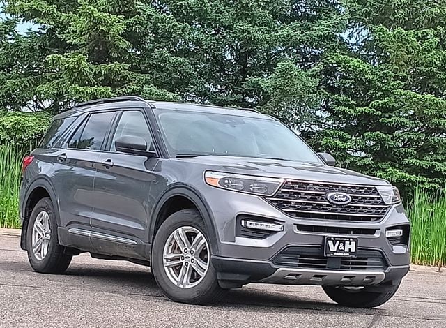 2022 Ford Explorer XLT 4WD's photo