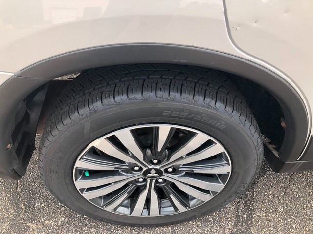 Used 2020 Mitsubishi Outlander SE with VIN JA4AZ3A32LZ005439 for sale in Marshfield, WI