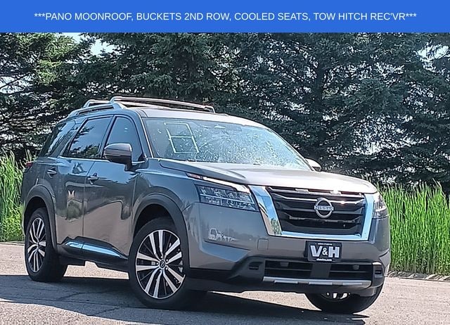 2023 Nissan Pathfinder Platinum 4WD's photo