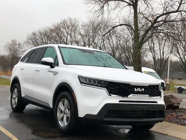 2023 Kia Sorento LX's photo