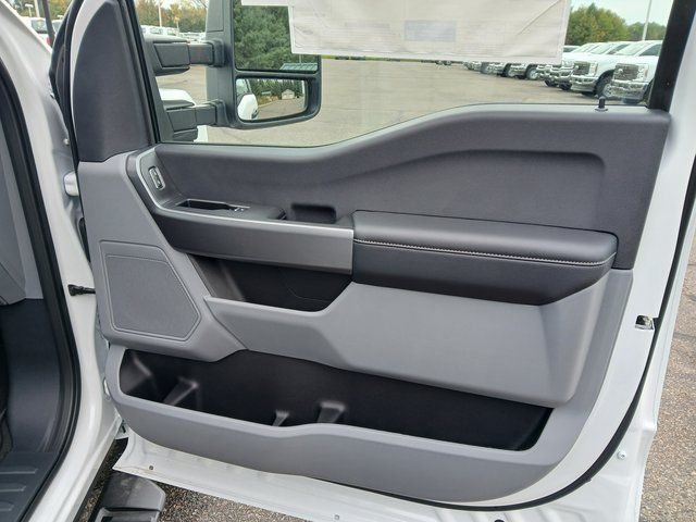 2025 Ford F-350 Super Duty XL - Photo 26