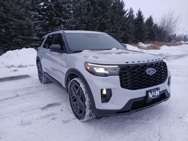 2026 Ford Explorer ST-LINE's photo