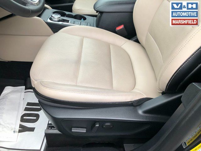 2022 Ford Escape SEL - Photo 17
