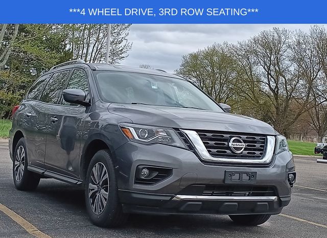 2019 Nissan Pathfinder SV 4WD's photo
