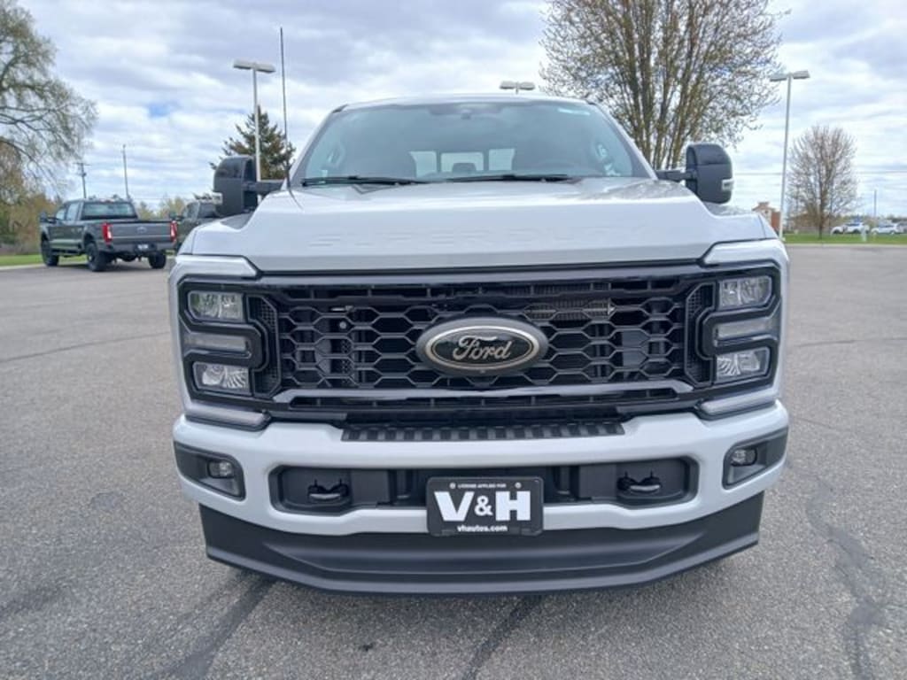 New 2026 Ford F-250SD Lariat Truck