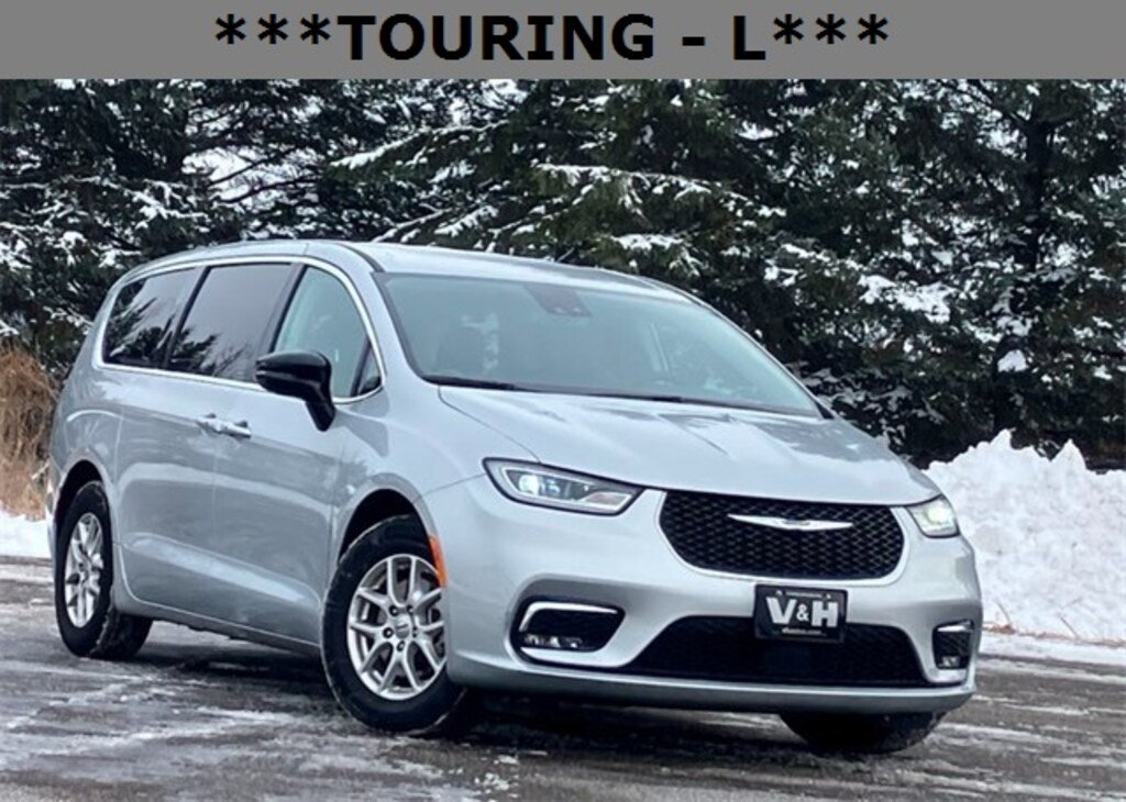 Used 2024 Chrysler Pacifica Touring L Minivan/Van