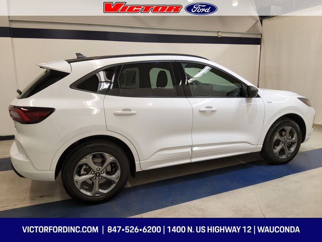2023 Ford Escape ST-Line photo 4