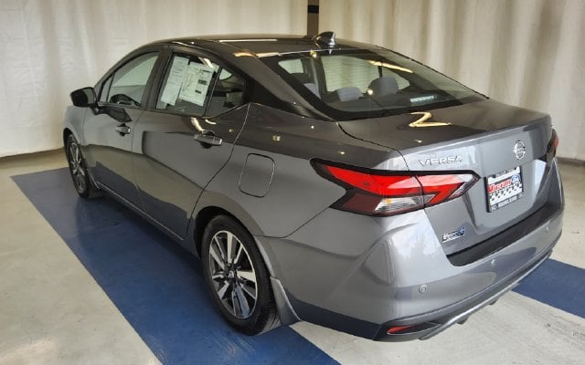 Used 2021 Nissan Versa Sedan SV with VIN 3N1CN8EV6ML923807 for sale in Wauconda, IL