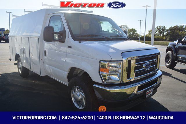 2025 Ford E-Series SRW E-350 Super Duty 138 in WB's photo