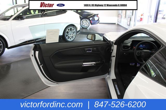 2025 Ford Mustang GT Premium photo 4