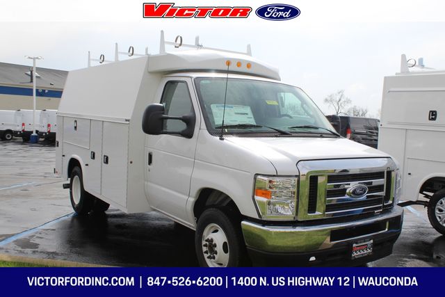 2025 Ford E-Series Cutaway Base's photo